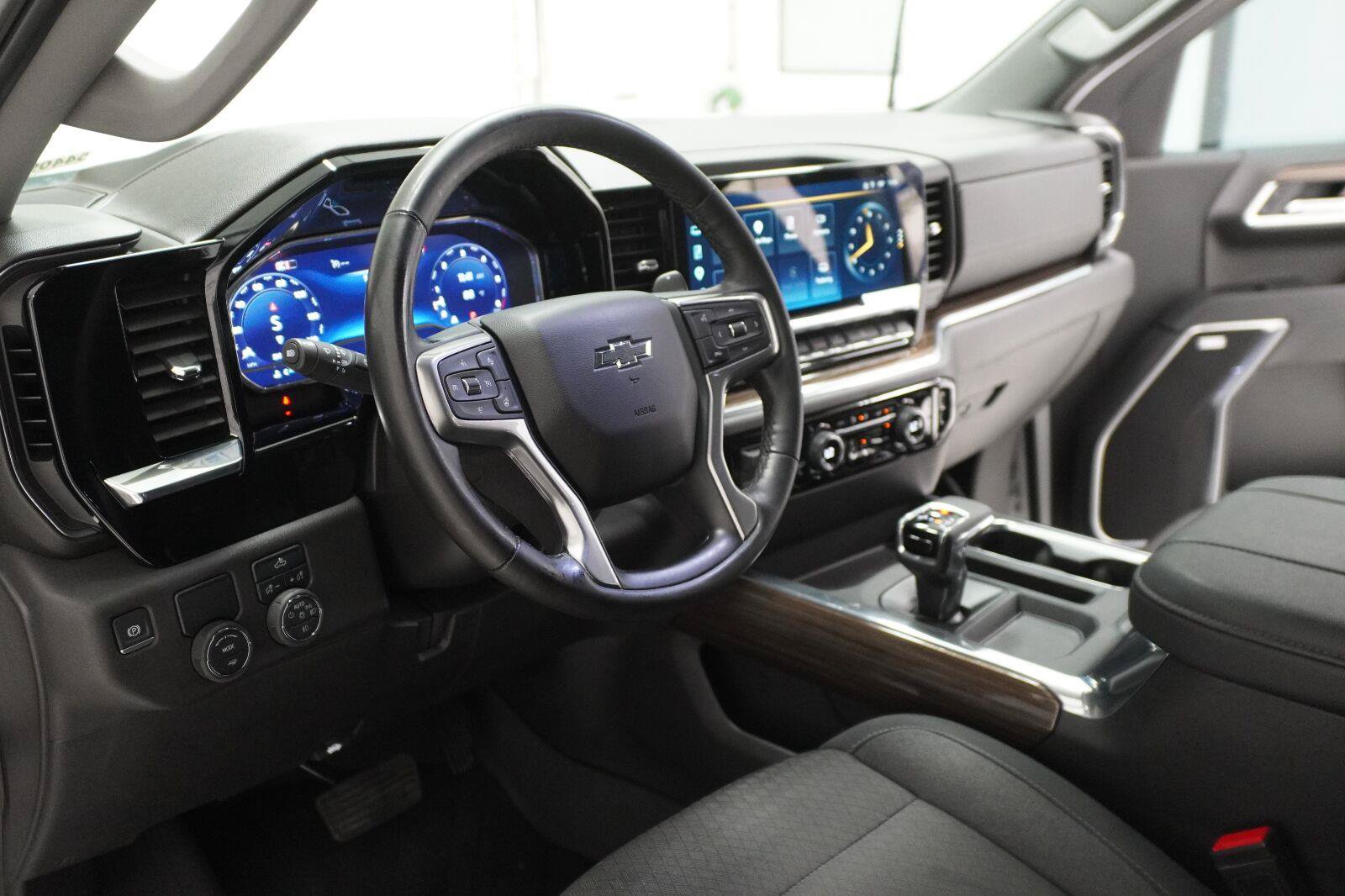 Used 2025 Chevrolet Silverado 1500 RST w/ Texas Edition Plus RWD image 8
