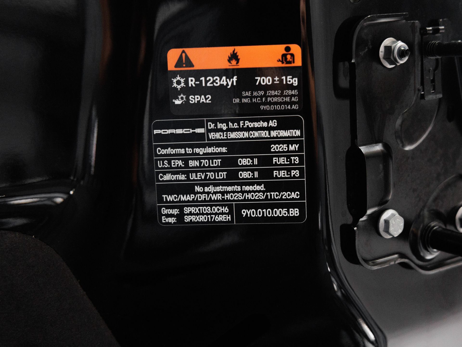 Certified 2025 Porsche Cayenne E-Hybrid AWD/4WD image 47