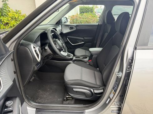 Used 2025 Kia Soul LX w/ LX Technology Package image 27