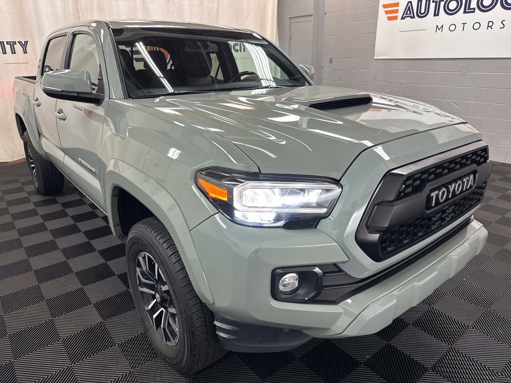 Used 2023 Toyota Tacoma TRD Sport w/ Technology Package AWD/4WD image 2