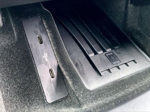 Used 2024 Porsche Panamera image 35