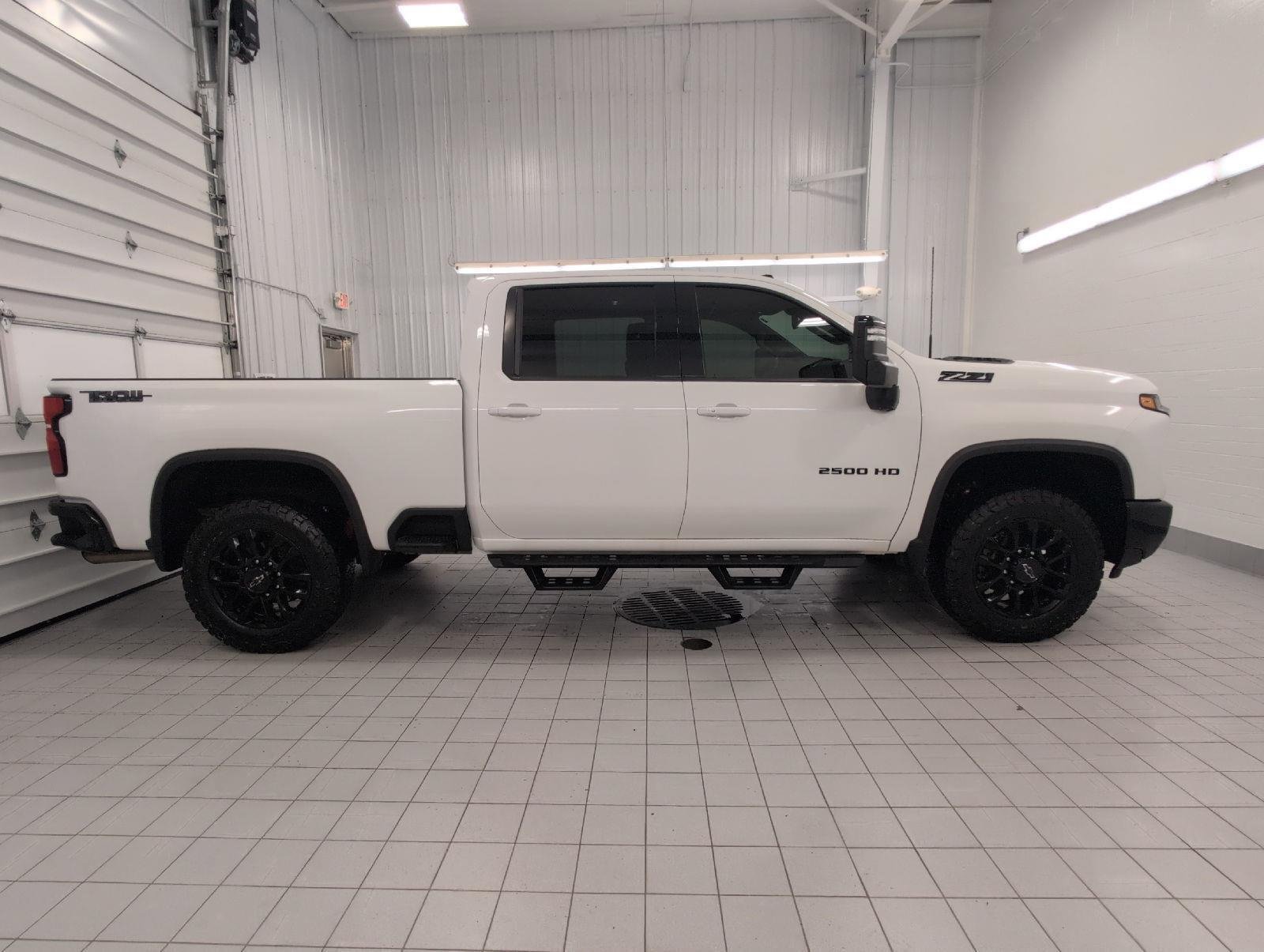 Certified 2025 Chevrolet Silverado 2500 LTZ w/ LTZ Plus Package AWD/4WD image 11