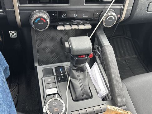 Used 2024 Toyota Tacoma TRD Sport image 9