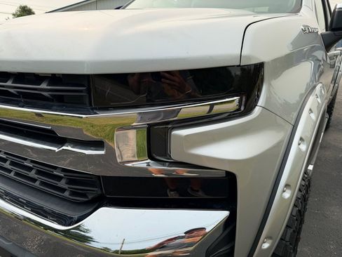 Used 2019 Chevrolet Silverado 1500 LT AWD/4WD image 9