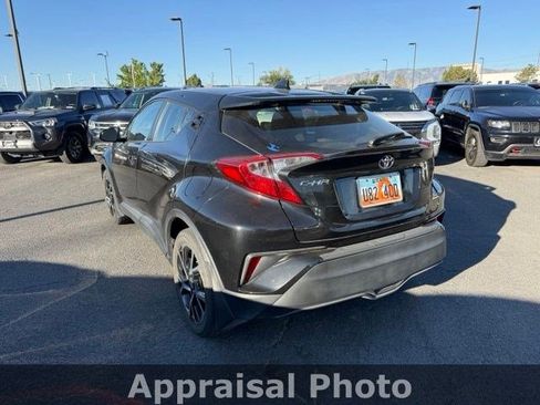 Used 2020 Toyota C-HR XLE FWD image 9