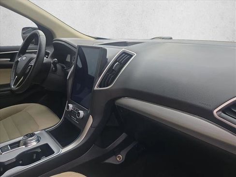Used 2022 Ford Edge SEL w/ Convenience Package image 18