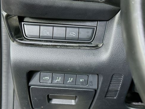 Used 2024 MAZDA CX-30 AWD 2.5 S w/ Premium Package image 17