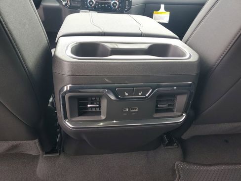 New 2026 GMC Sierra 1500 SLT w/ SLT Convenience Package AWD/4WD image 17
