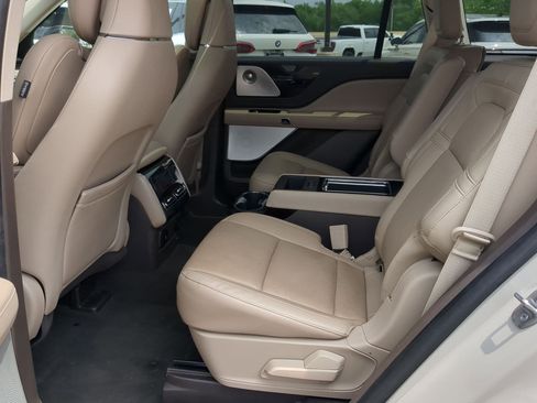 Used 2023 Lincoln Aviator Reserve w/ Equipment Group 201A AWD/4WD image 22