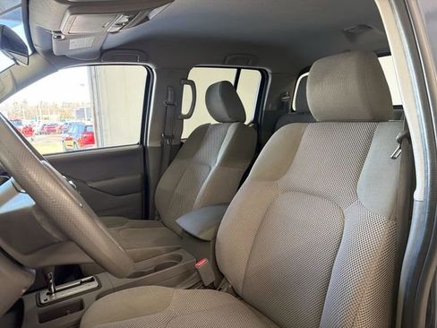 Used 2019 Nissan Frontier SV image 19