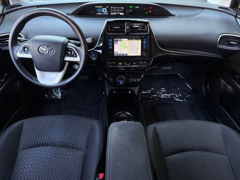 Certified 2019 Toyota Prius Prime Plus image 10
