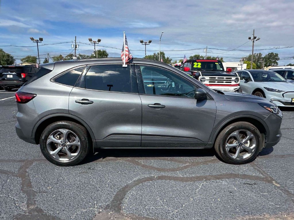 Used 2025 Ford Escape ST-Line Select AWD/4WD image 4