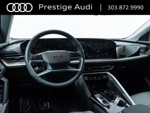 Used 2025 Audi Q5 Premium w/ Convenience Package image 5