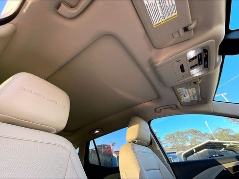 Used 2023 GMC Terrain Denali image 14