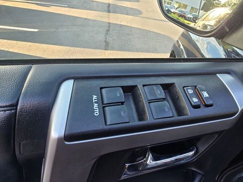 Used 2020 Toyota 4Runner SR5 Premium w/ Moonroof Package AWD/4WD image 18