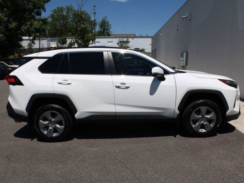 Used 2022 Toyota RAV4 XLE FWD image 32