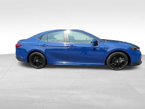 Used 2026 Toyota Camry SE FWD image 6