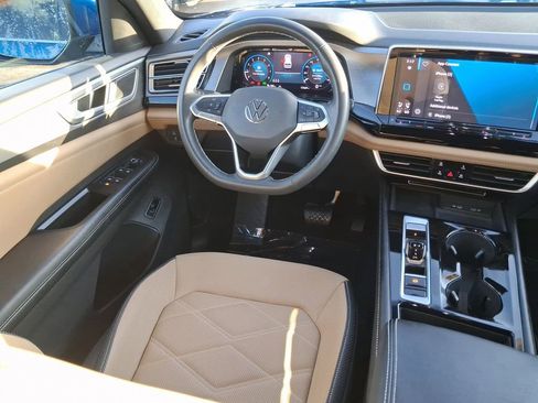 Certified 2024 Volkswagen Atlas Cross Sport SE FWD image 10