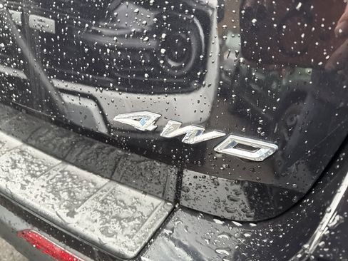 Used 2023 Ford Explorer XLT image 7