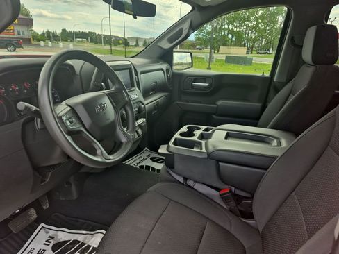Used 2020 Chevrolet Silverado 1500 Custom Trail Boss w/ Custom Convenience Package AWD/4WD image 9