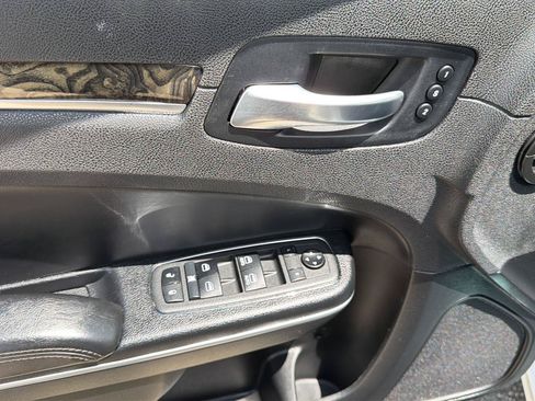 Used 2021 Chrysler 300 Touring L AWD/4WD image 14
