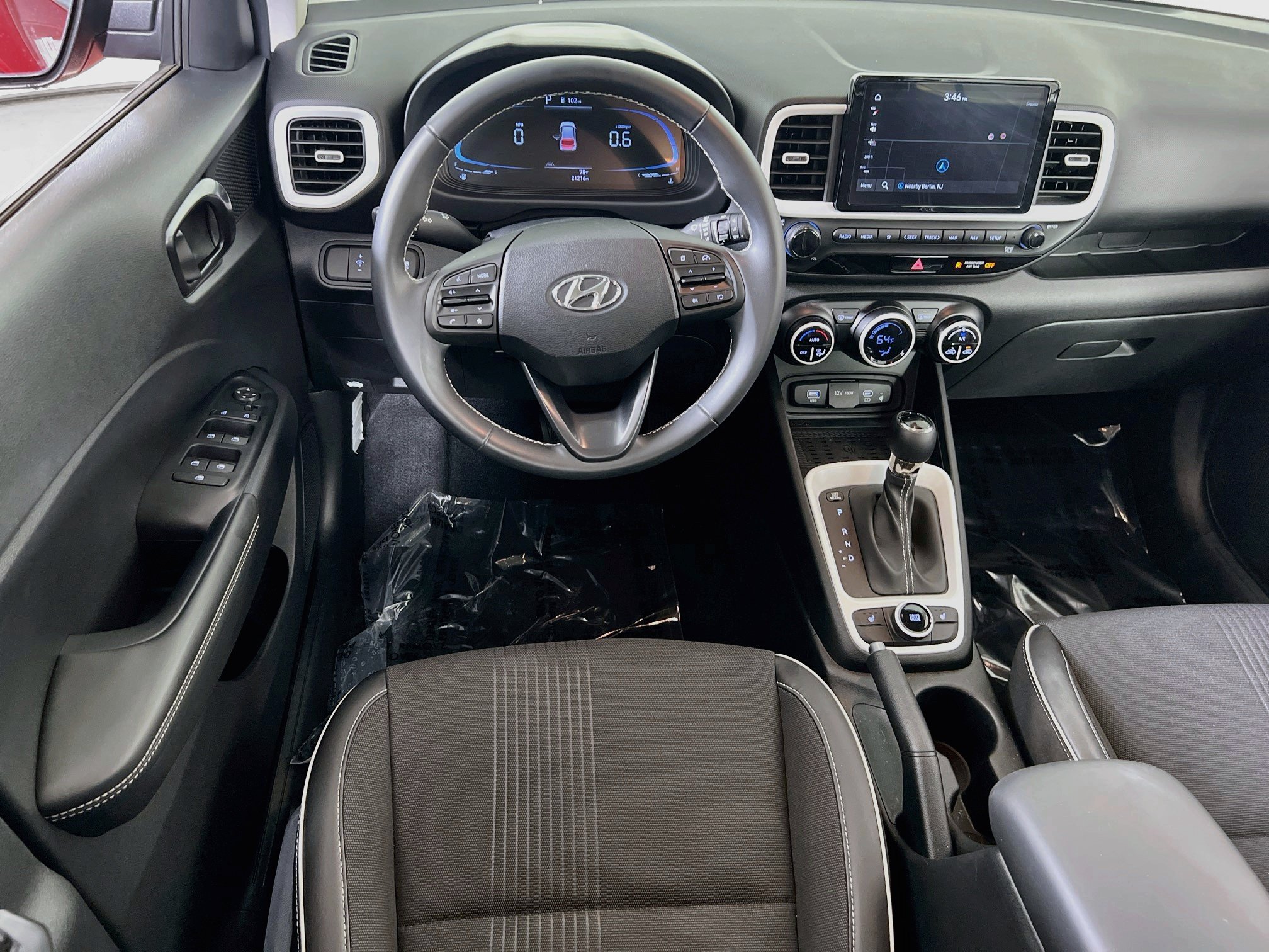 Used 2024 Hyundai Venue Limited FWD image 22