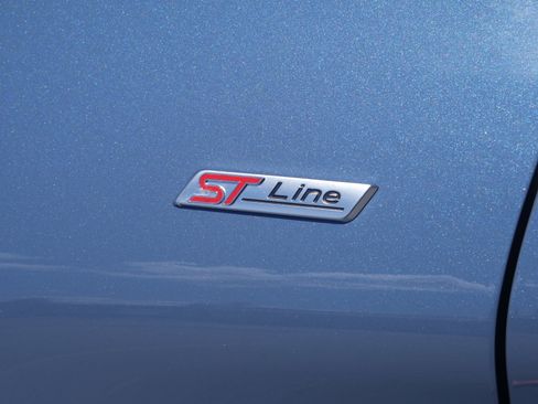 Certified 2025 Ford Explorer ST-Line w/ Premium Package AWD/4WD image 19