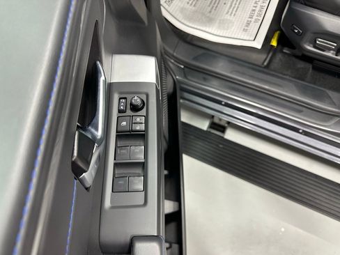Used 2025 Toyota Tundra Platinum image 9