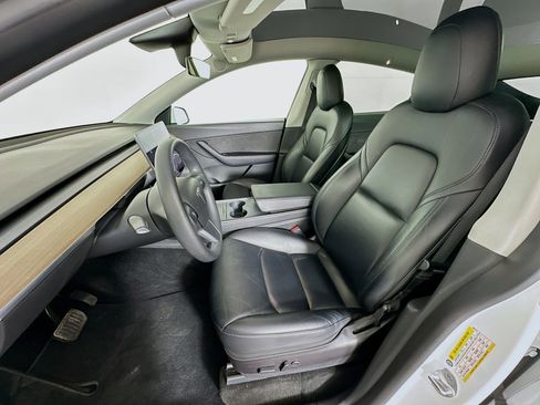 Used 2021 Tesla Model Y Long Range image 13