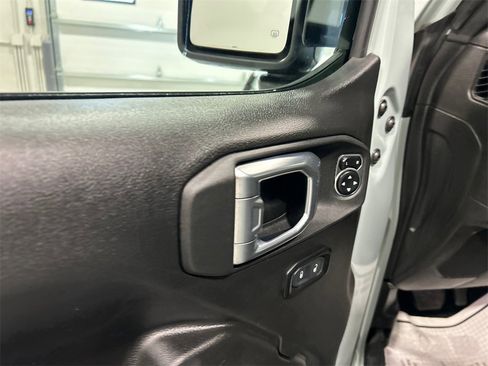 Used 2024 Jeep Wrangler Unlimited w/ Convenience Group image 14