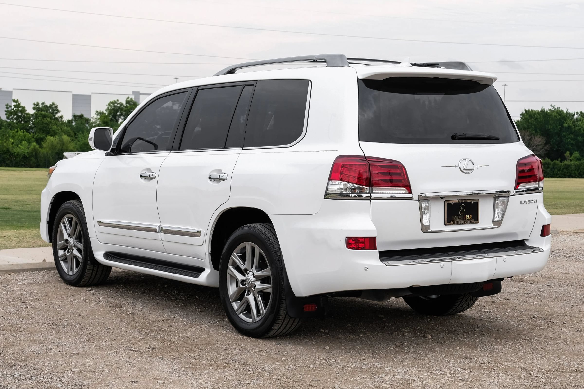Used 2013 Lexus LX 570 4WD w/ Luxury Pkg image 12