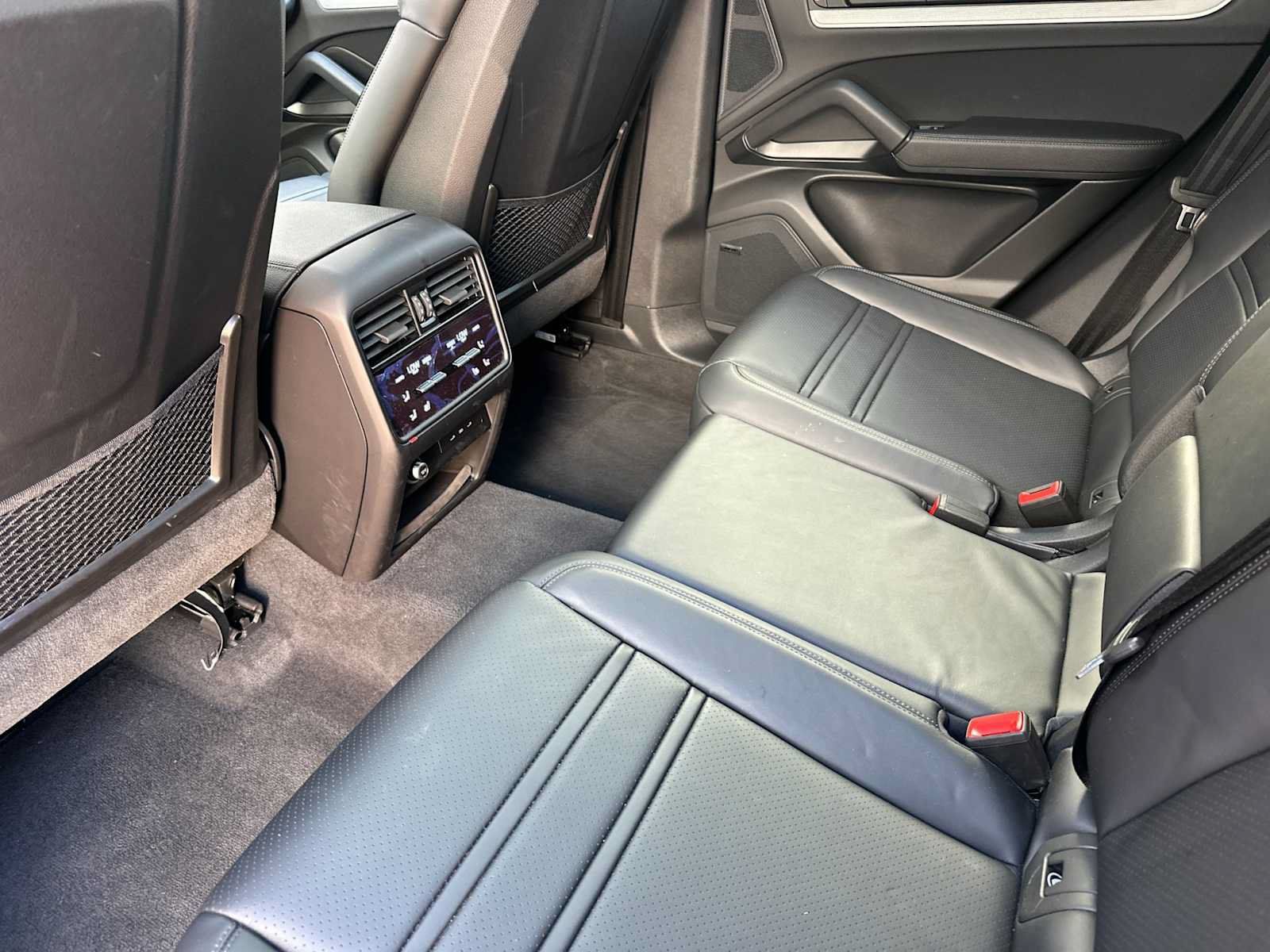 Certified 2025 Porsche Cayenne Coupe AWD/4WD image 14