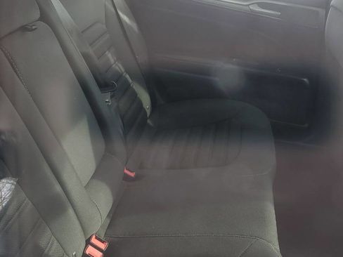 Used 2017 Ford Fusion SE image 8