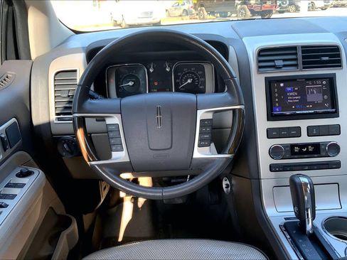 Used 2009 Lincoln MKX 2WD image 5