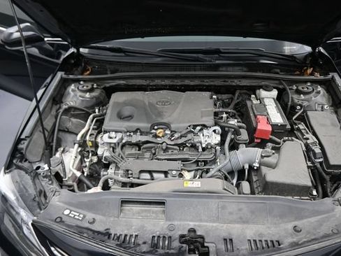 Used 2024 Toyota Camry SE FWD image 12
