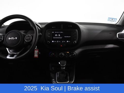Used 2025 Kia Soul LX w/ LX Technology Package FWD image 8