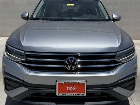Certified 2024 Volkswagen Tiguan SE image 2
