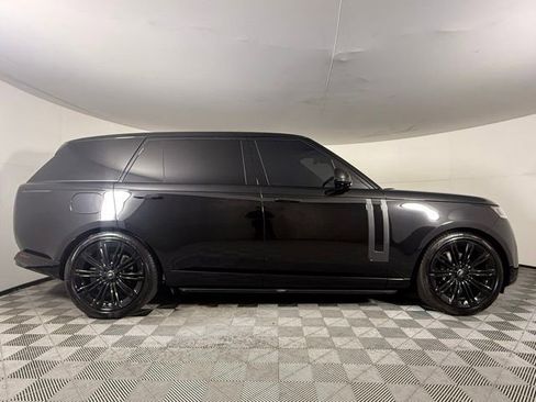 Used 2024 Land Rover Range Rover Long Wheelbase SE AWD/4WD image 9