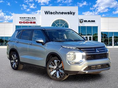 Used 2025 Mitsubishi Outlander SE