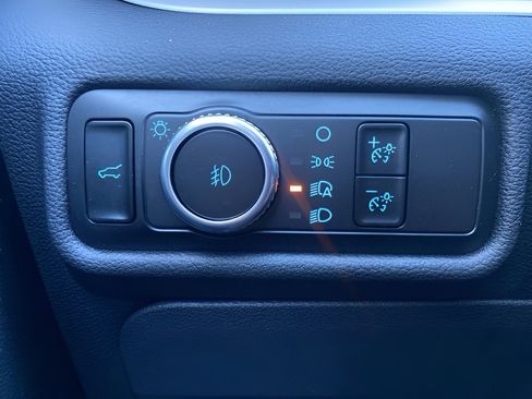 Certified 2023 Ford Explorer XLT w/ Equipment Group 202A image 20