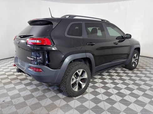 Used 2017 Jeep Cherokee Trailhawk w/ Trailer Tow Group AWD/4WD image 7