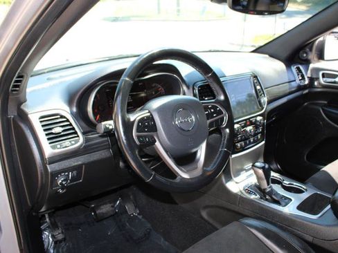 Used 2021 Jeep Grand Cherokee Laredo X image 17