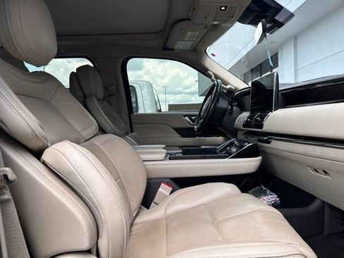 Used 2018 Lincoln Navigator L Reserve w/ Technology Package AWD/4WD image 6