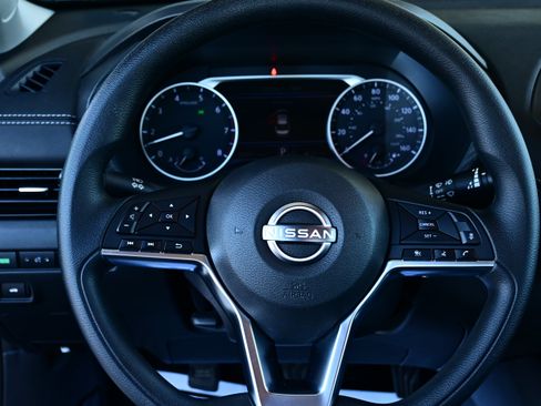Used 2024 Nissan Sentra SV w/ Trunk Package FWD image 15
