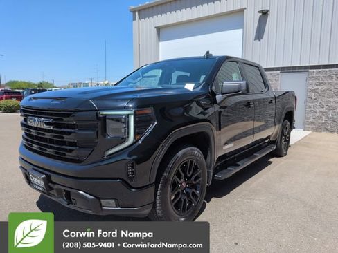 Used 2024 GMC Sierra 1500 Elevation w/ LPO, Elevation Black Package AWD/4WD image 7