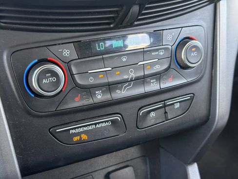 Used 2017 Ford Escape SE w/ Equipment Group 201A AWD/4WD image 25