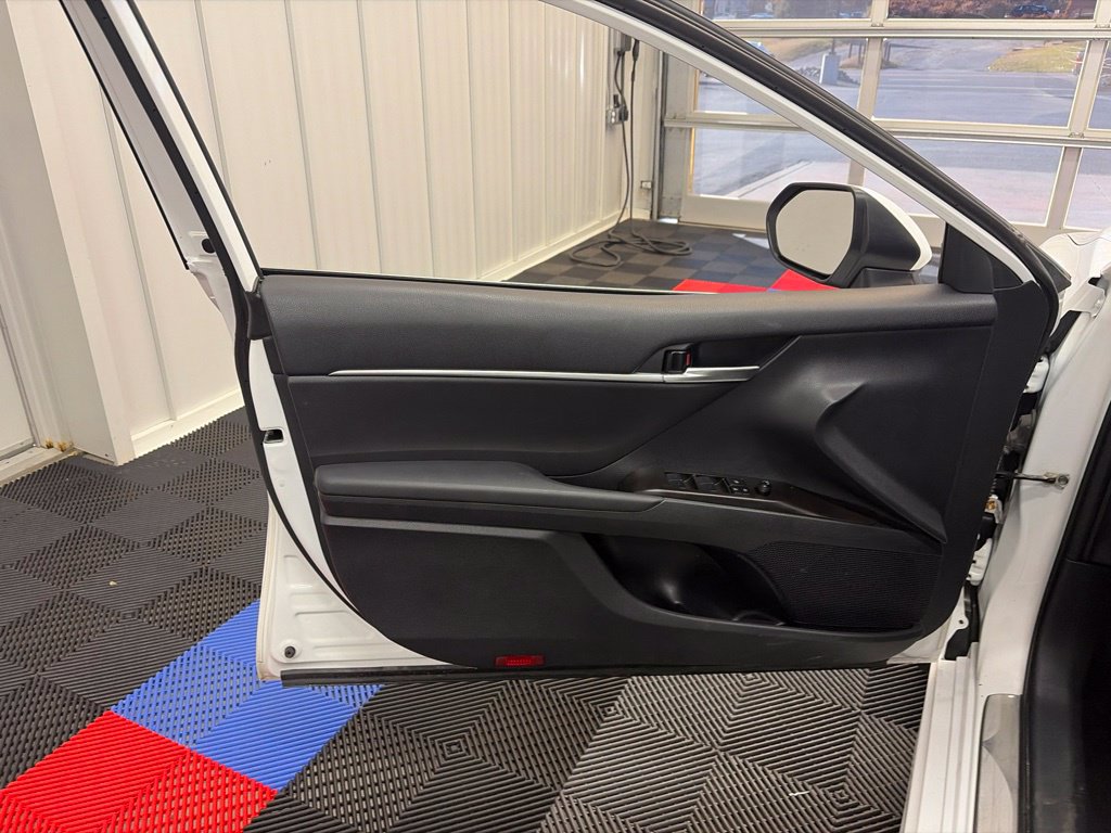 Used 2024 Toyota Camry SE FWD image 13