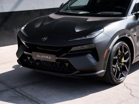 Used 2025 Lotus Eletre image 3