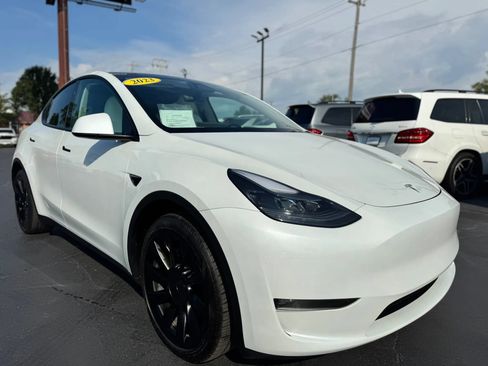 Used 2023 Tesla Model Y Long Range AWD/4WD image 7
