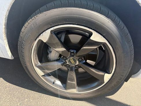 Used 2019 Audi Q5 2.0T Premium w/ Convenience Package AWD/4WD image 6